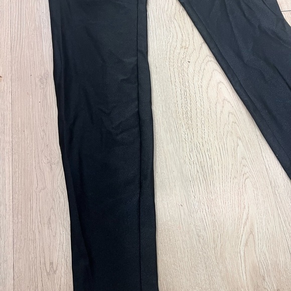 Women's Black High-Waisted Leggings - Picture 5 of 8